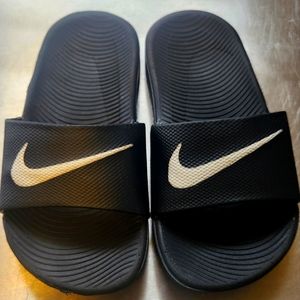Nike slides 10c